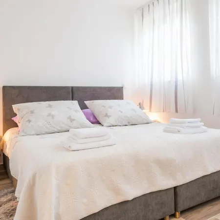 Appartamento Luce Royal *