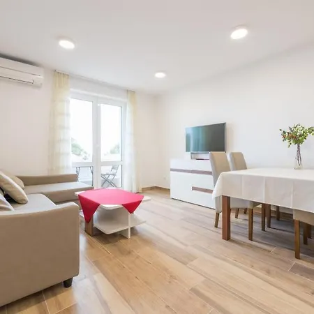 Apartment Luce Royal *